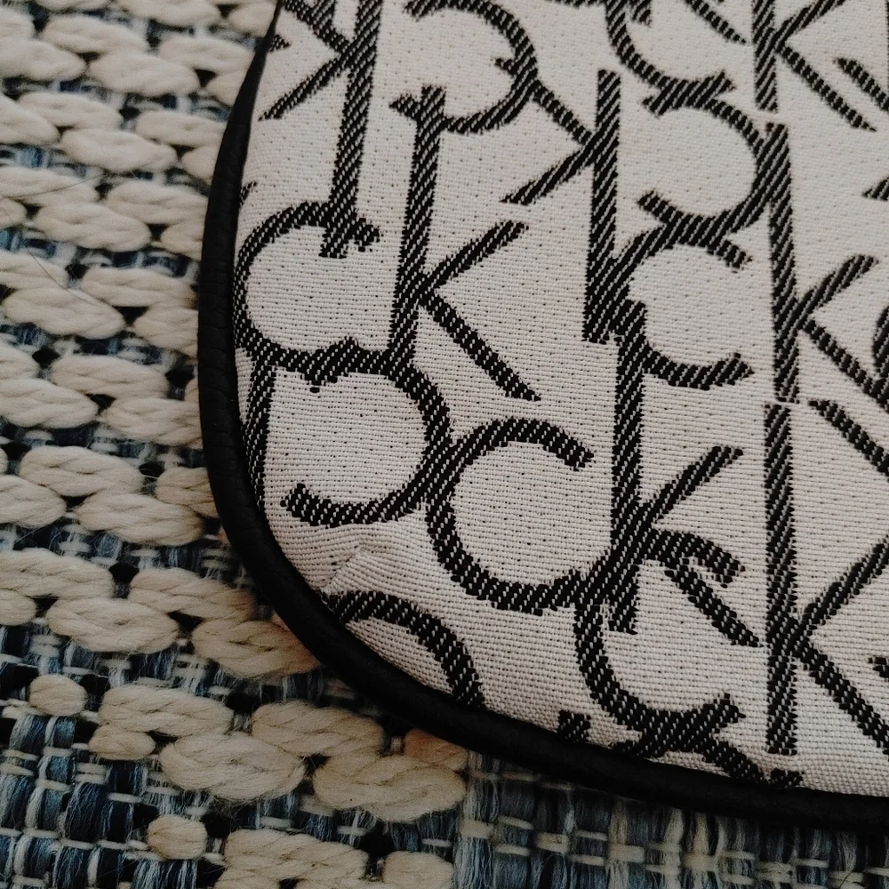 Calvin Klein Wristlet - Picture 4 of 9